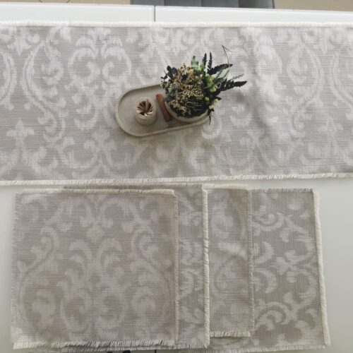 Balti Stalo padėkliukai su takeliu